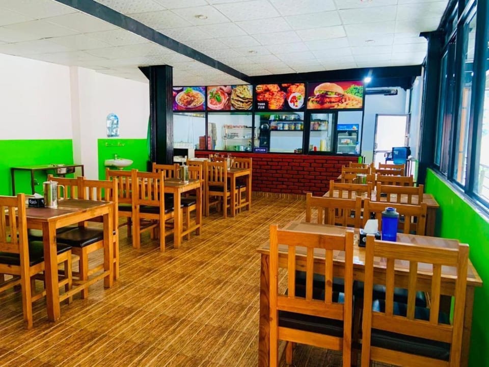 Restaurant/places to eat, Restaurant/places to eat