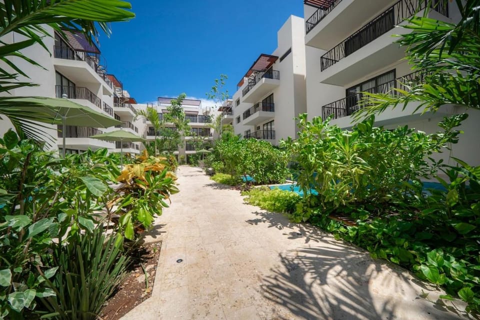 Property building, Garden