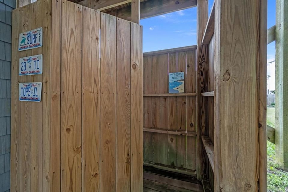 Surfin Turtle- Elevator, Views, Pet-Friendly Apartment in Surf City