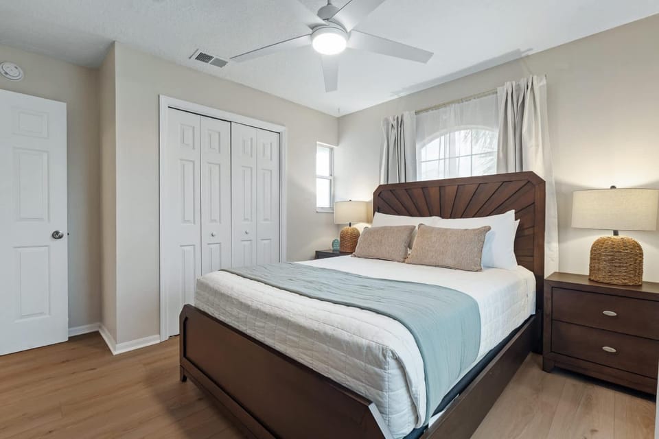 Just Beachy l Steps to Beach l Walk to Restaurants Apartment in Saint Augustine Beach