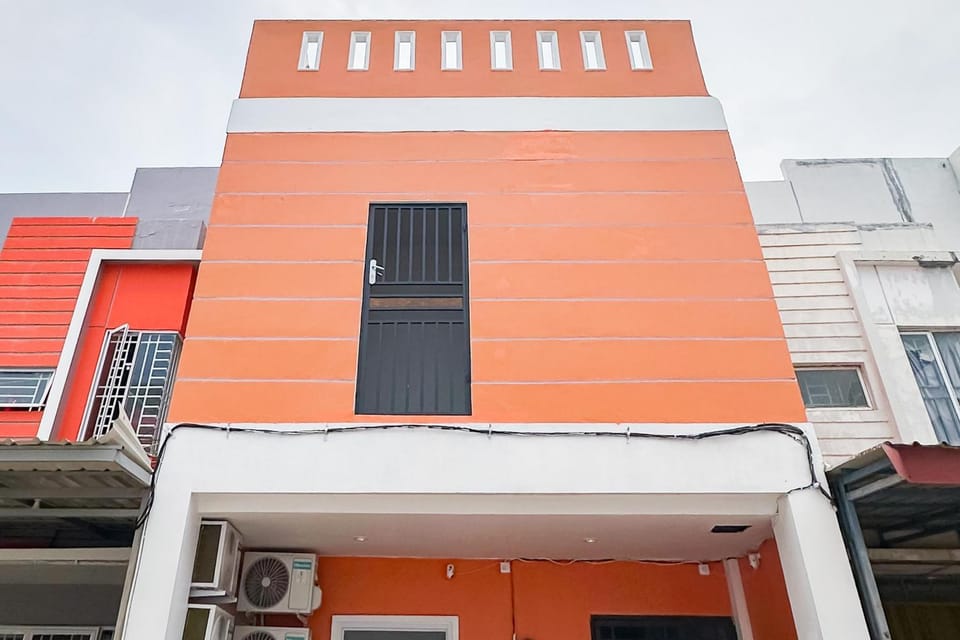 Facade/entrance