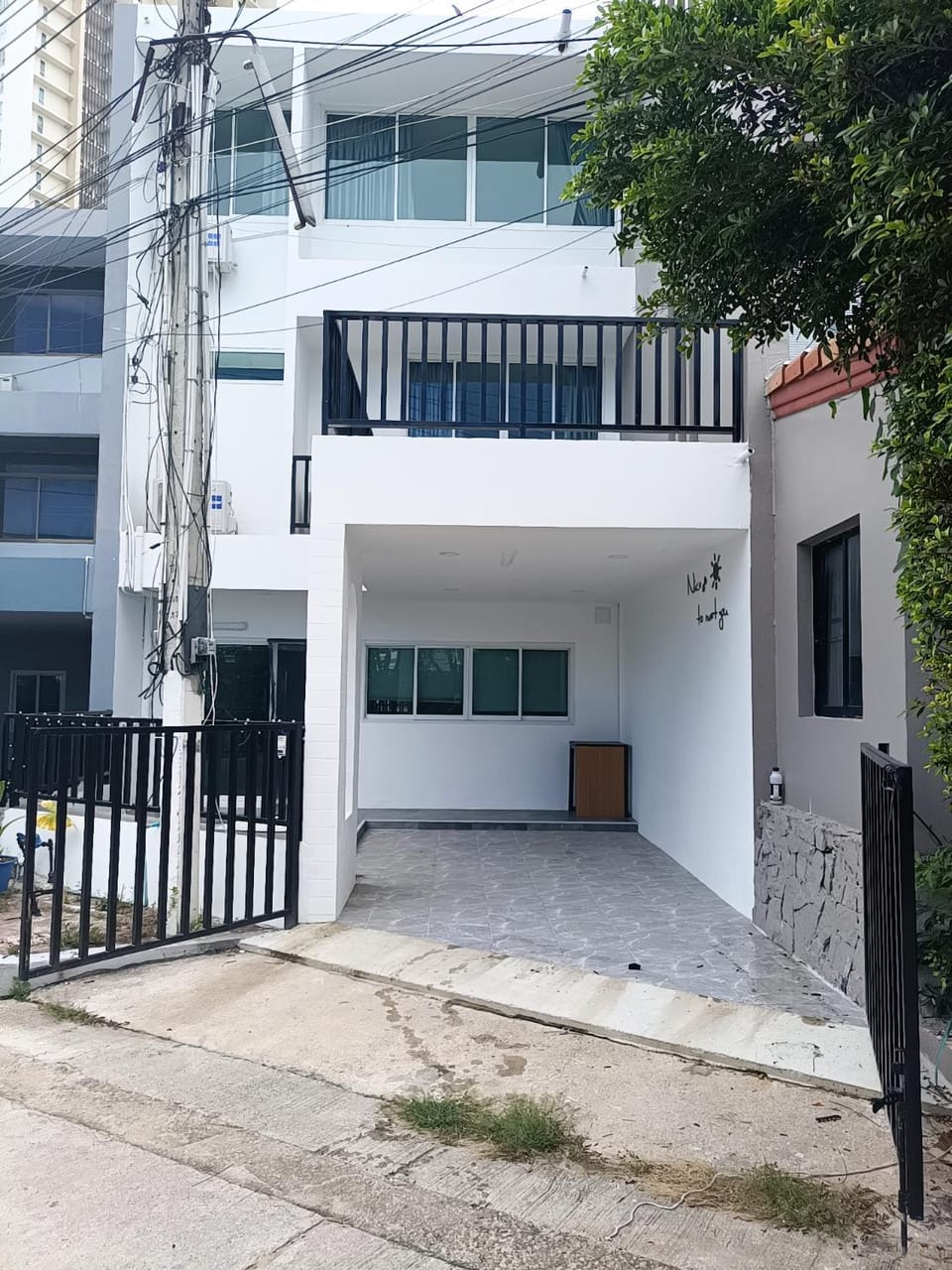 芭提雅中天海鲜市场300米独幢别墅 Villa in Pattaya City