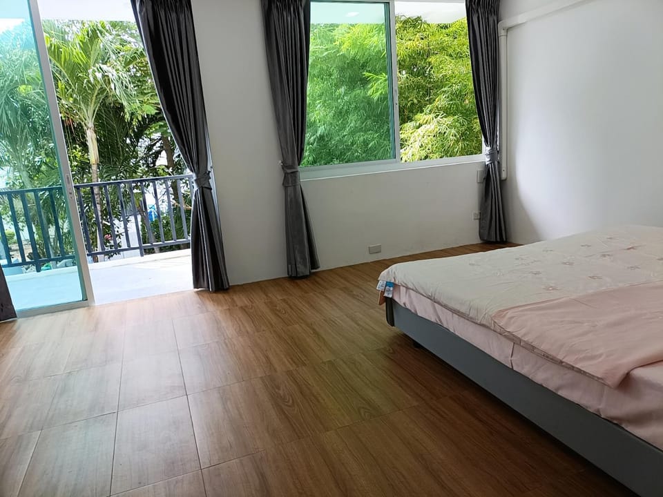 芭提雅中天海鲜市场300米独幢别墅 Villa in Pattaya City