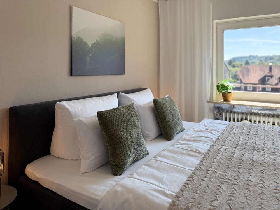 Bed, Photo of the whole room, Bedroom, Mountain view