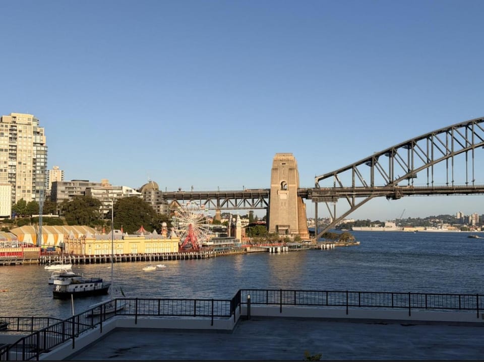 KozyGuru | MacMahons Point | Harbour Hideaway Apartment in Sydney