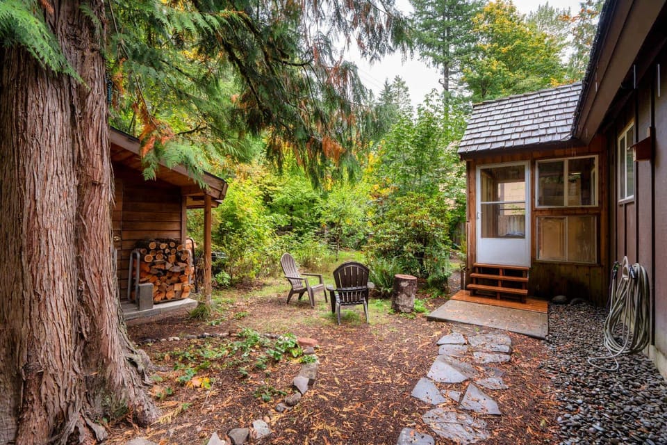 Rhododendron Cabin Near Mt Hood Adventures Cabin in Mount Hood Village