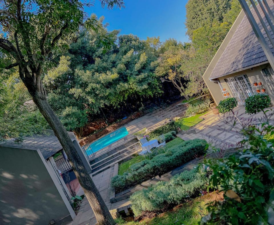 Amoris Guesthouse - Waterkloof ridge Bed and Breakfast in Pretoria