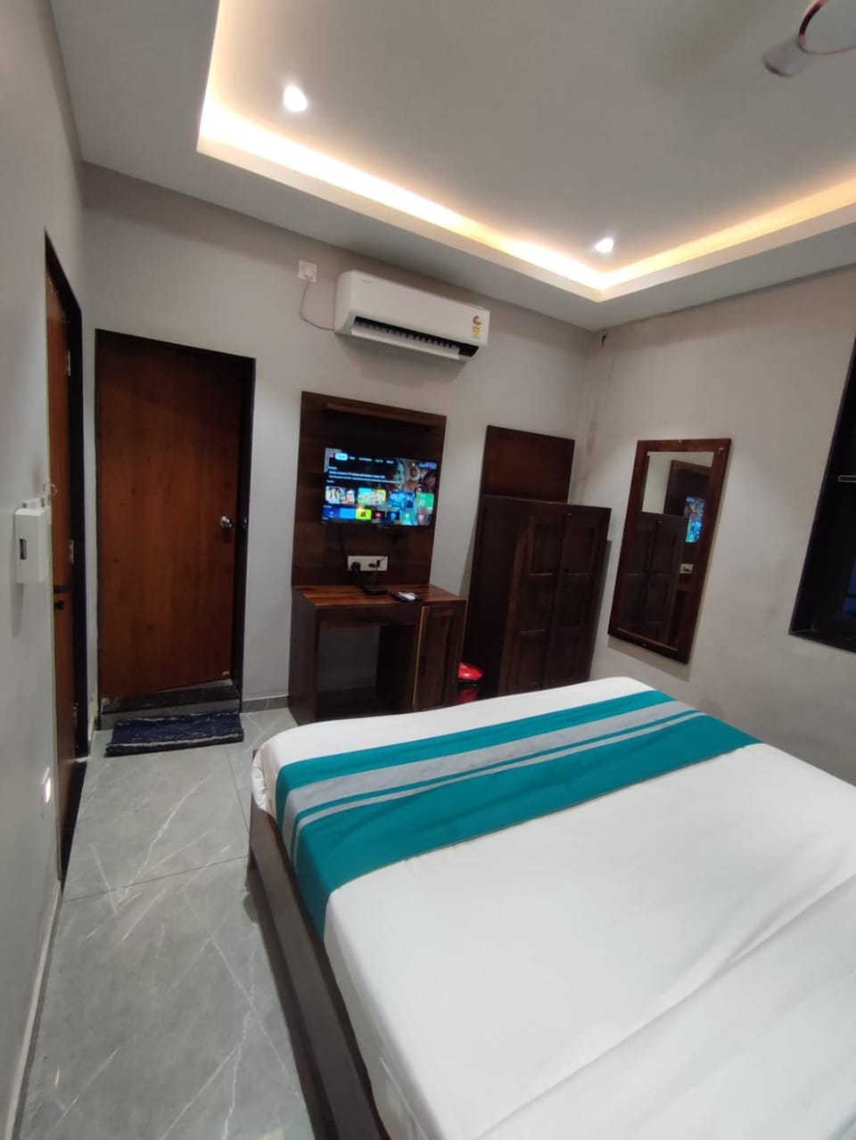 Bed, TV and multimedia, Photo of the whole room, Bedroom, air conditioner