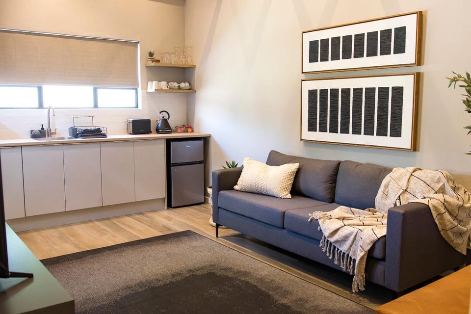 Kitchen or kitchenette, Living room