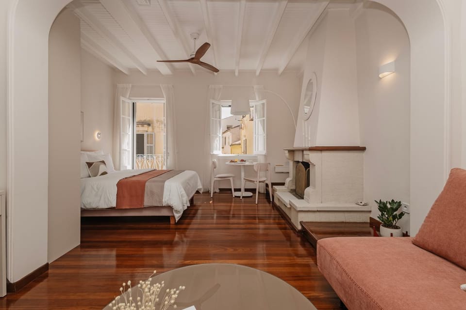 Fide Aesthetic Apartment at Guilford Str Apartment in Corfu