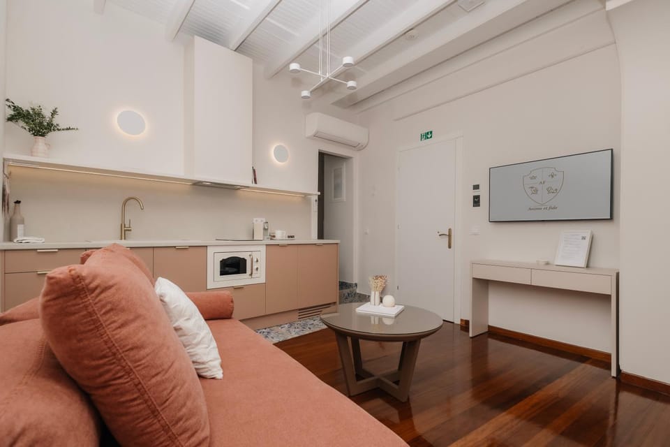 Fide Aesthetic Apartment at Guilford Str Apartment in Corfu