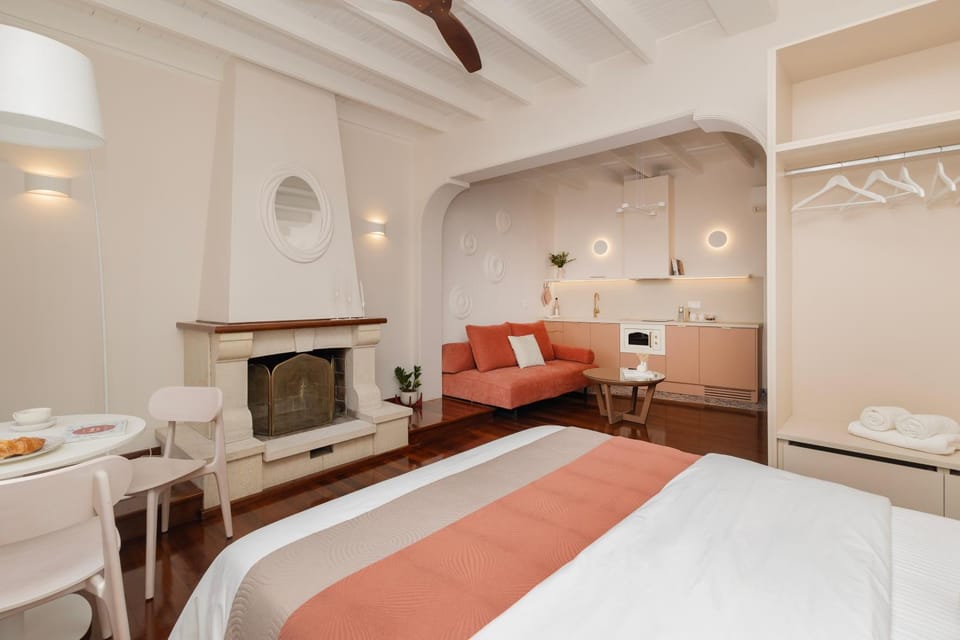 Fide Aesthetic Apartment at Guilford Str Apartment in Corfu