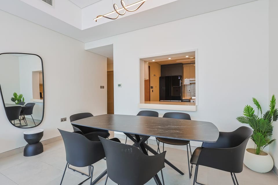 Elegant 4BR Waterfront Apartment Sea View Al R Apartment in Abu Dhabi