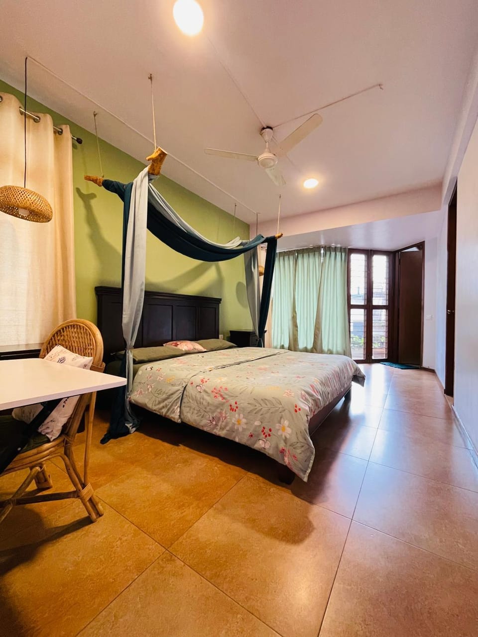 Bed, Photo of the whole room