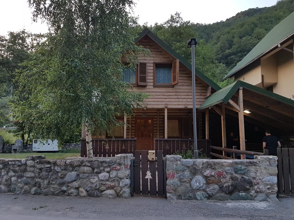 Facade/entrance, Family