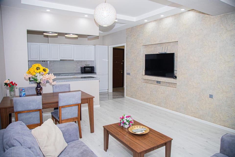 TV and multimedia, Kitchen or kitchenette, Living room, Seating area, Dining area, minibar, stove