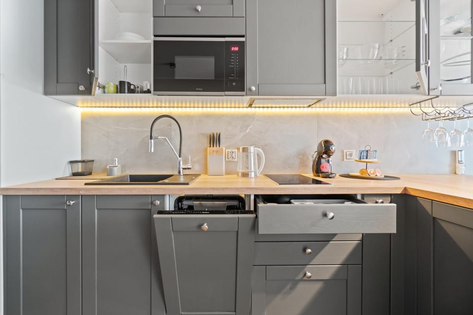 Kitchen or kitchenette