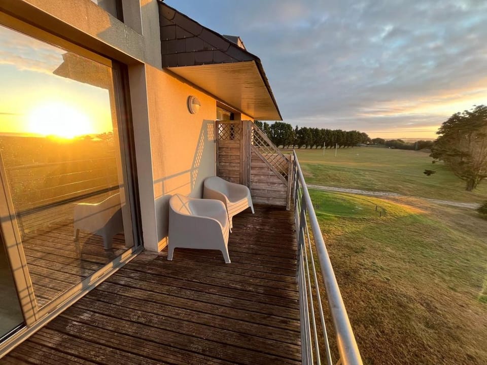 Natural landscape, View (from property/room), Balcony/Terrace