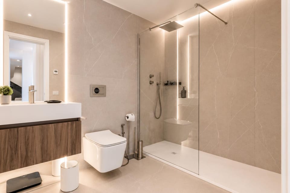Shower, Toilet, Bathroom