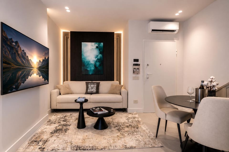 Living room, Seating area, air conditioner