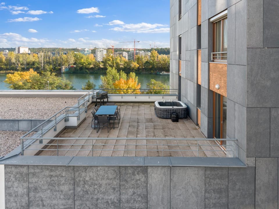 Terrace Royale Apartment in Prague