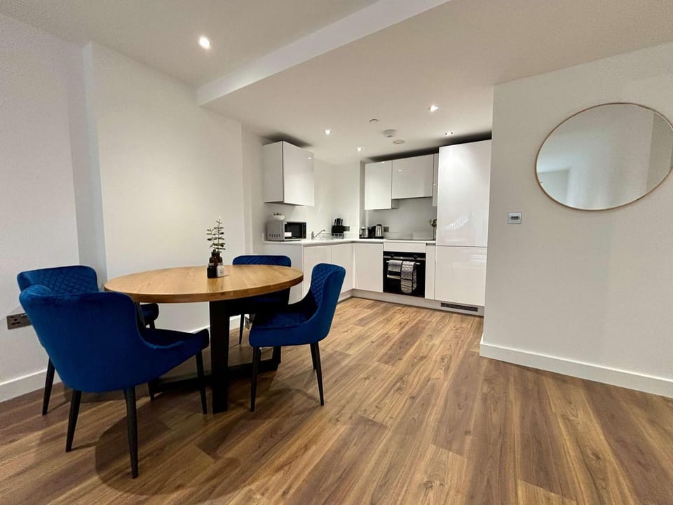 Kitchen or kitchenette, Dining area, oven, stove