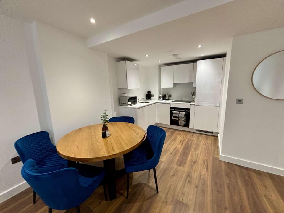 Kitchen or kitchenette, Dining area, oven, stove