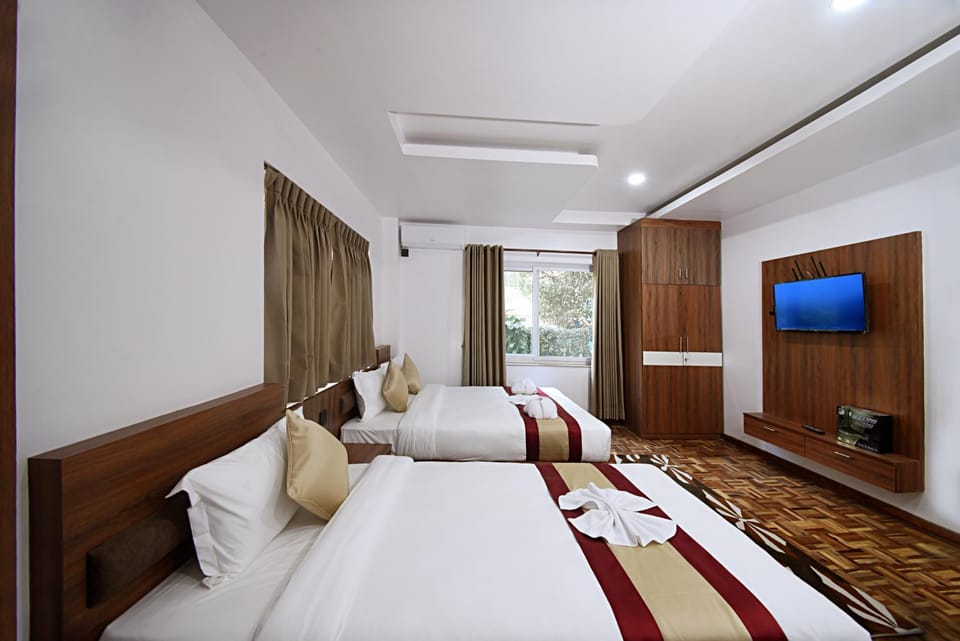 Bed, TV and multimedia, Bedroom