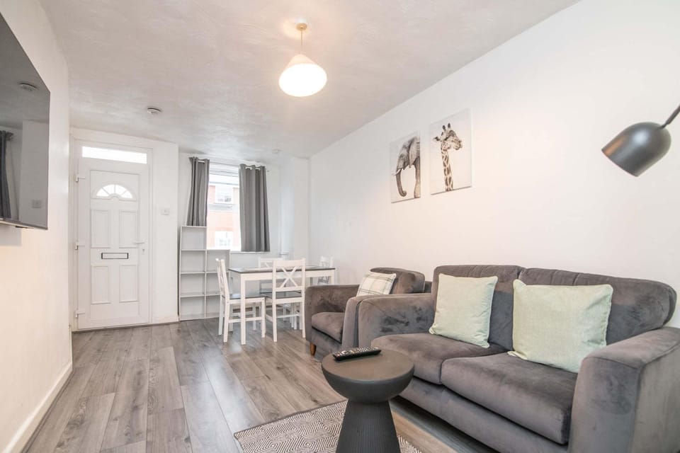 Central 1 Bed Apartment in Royal Leamington Spa