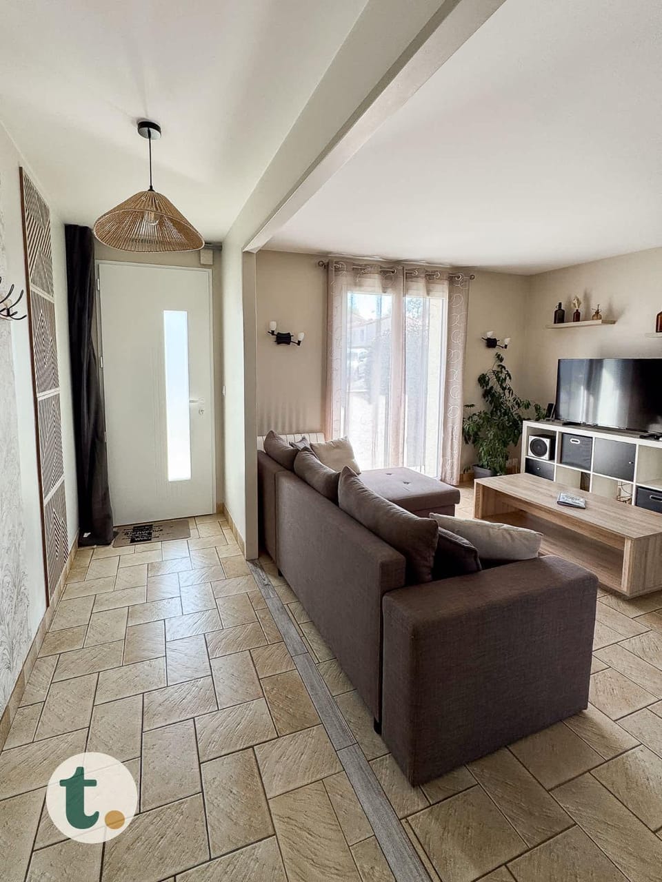Communal lounge/ TV room, TV and multimedia, Living room, Seating area