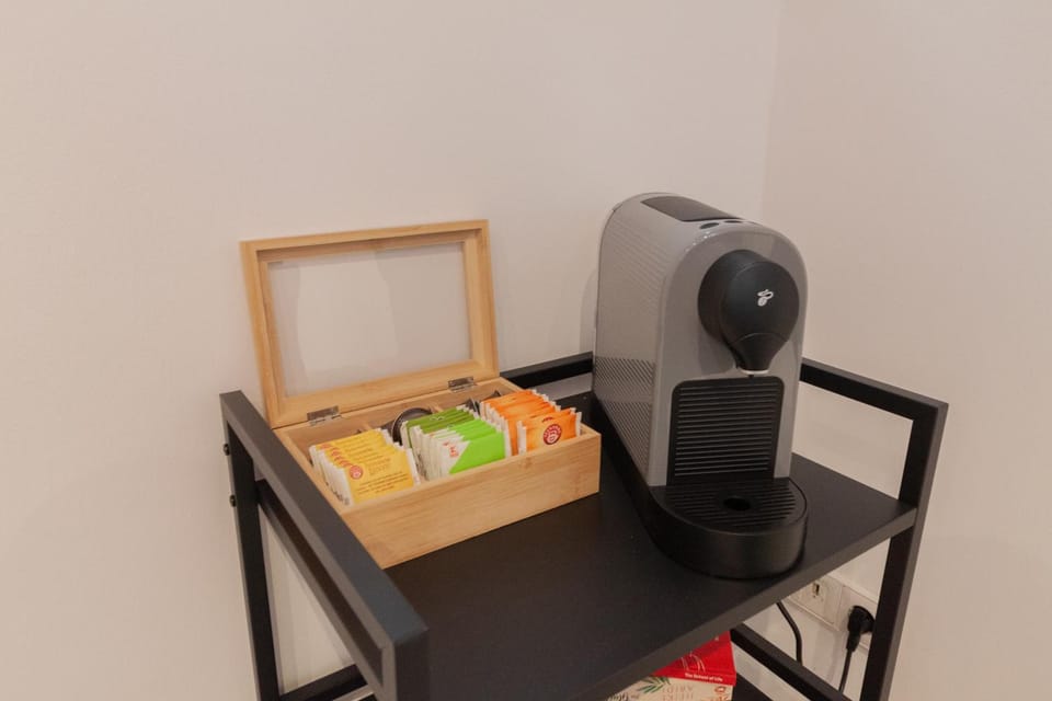 Coffee/tea facilities, Dining area