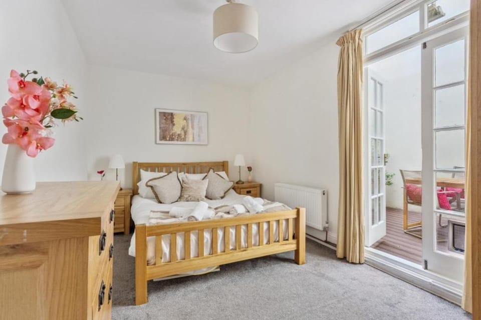 Stylish 2-Bed Flat by Paddington & Hyde Park - By Tempstay Apartment in City of Westminster