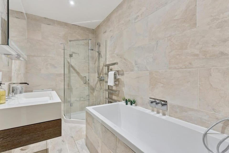 Stylish 2-Bed Flat by Paddington & Hyde Park - By Tempstay Apartment in City of Westminster