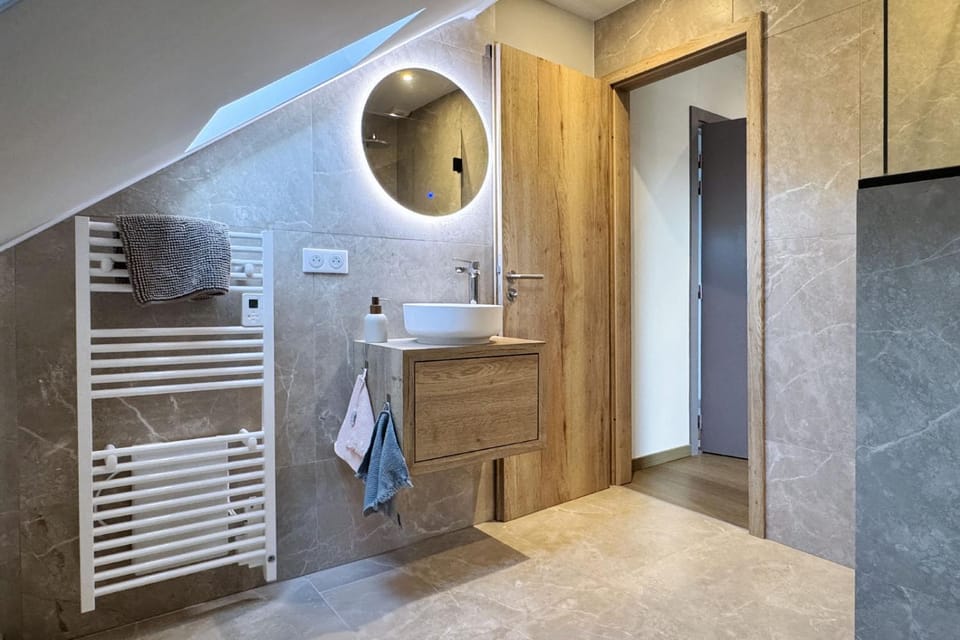 Shower, Bathroom, towels
