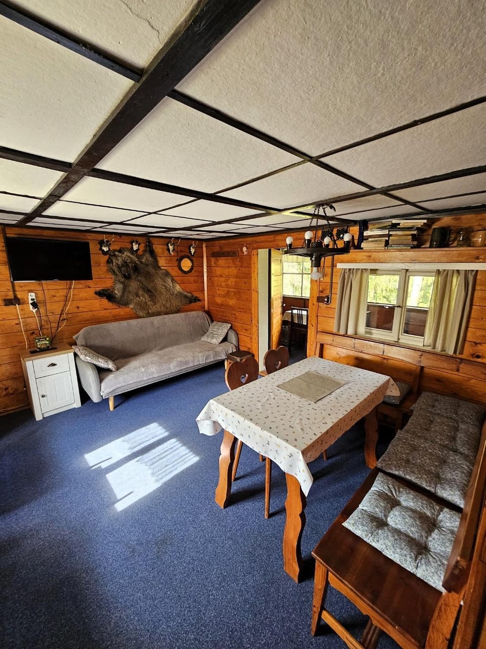 Communal lounge/ TV room