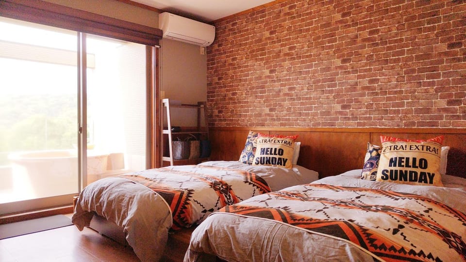 Photo of the whole room, Bedroom