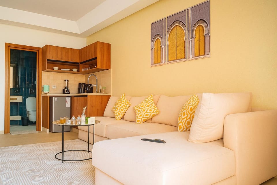 Kitchen or kitchenette, Living room