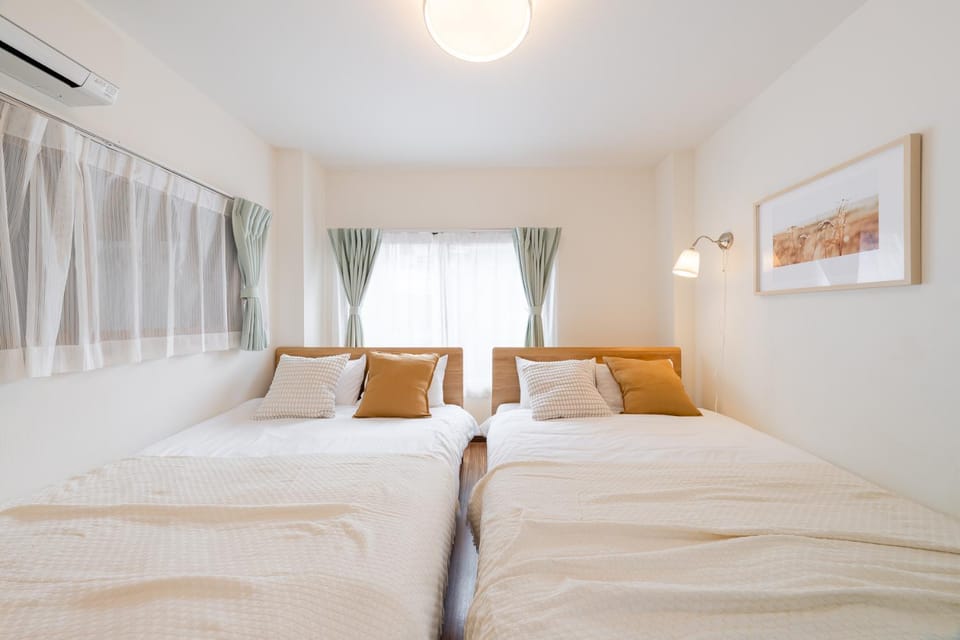 Bed, Bedroom, air conditioner