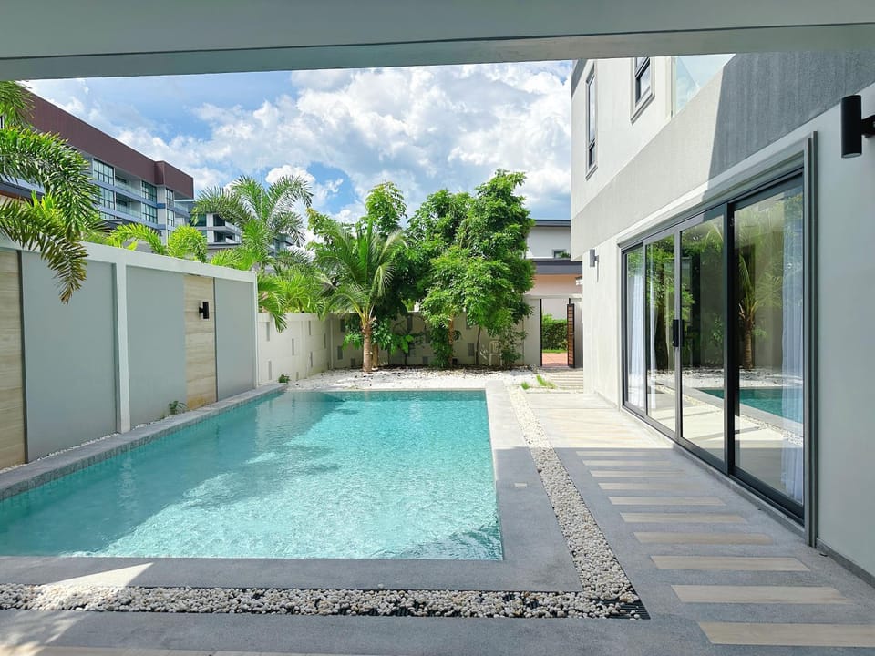 Property building, Swimming pool
