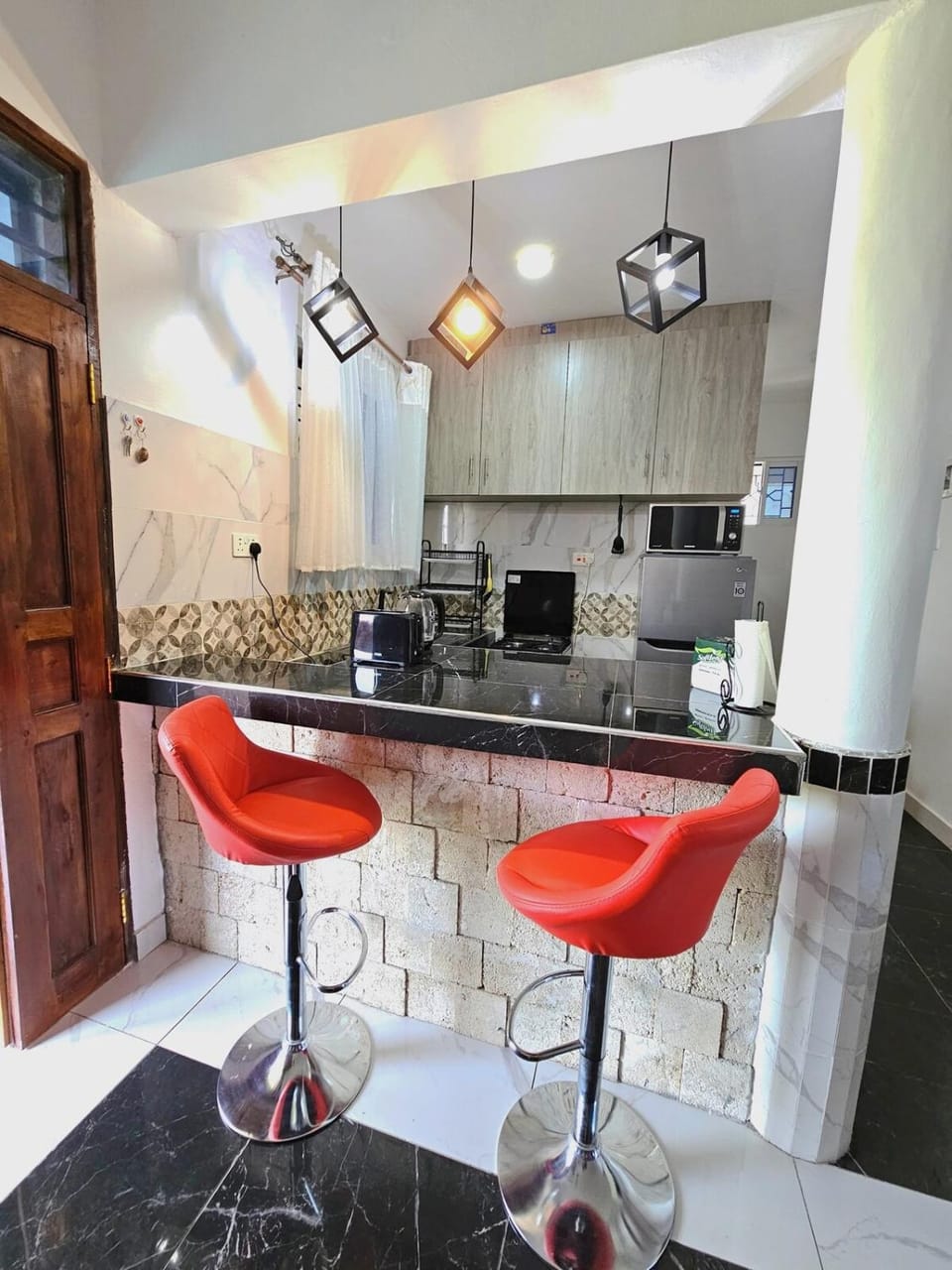 Kitchen or kitchenette, Dining area, oven, toaster
