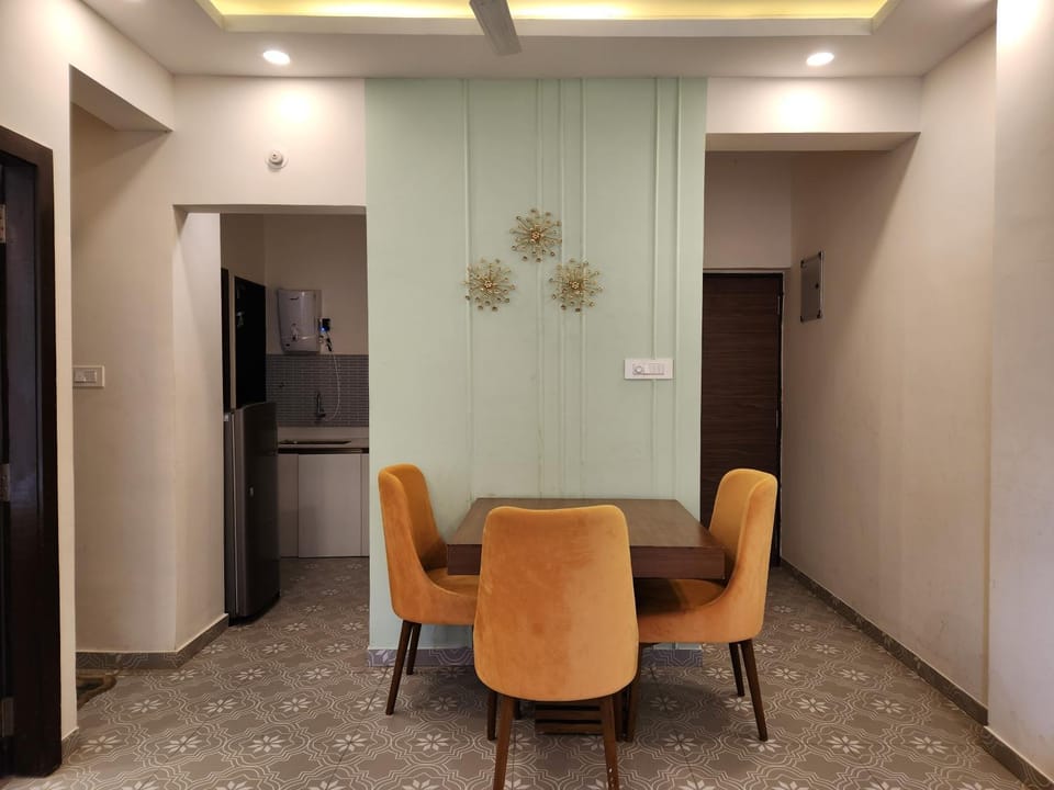 Kitchen or kitchenette, Seating area