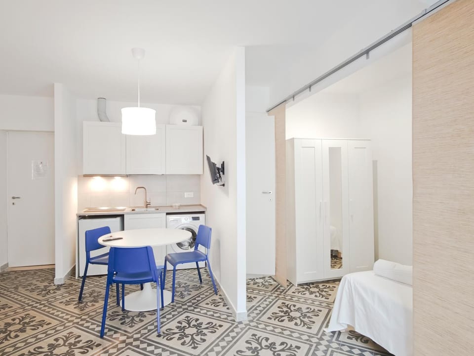 DuoDante Apartment in Bari
