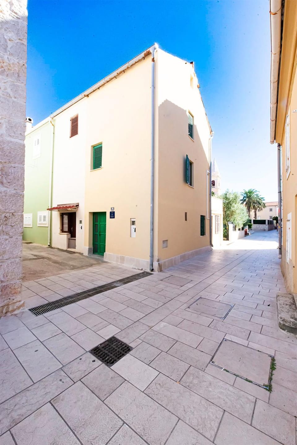 Property building, Day