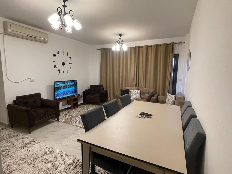Appartment 2 beds & 2 baths fully furnished withAc Apartment in Cairo Governorate