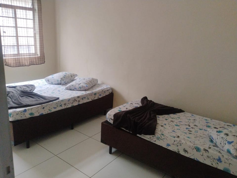 Apartamento com 3 quartos a só 200 metros da Basílica Apartment in State of São Paulo