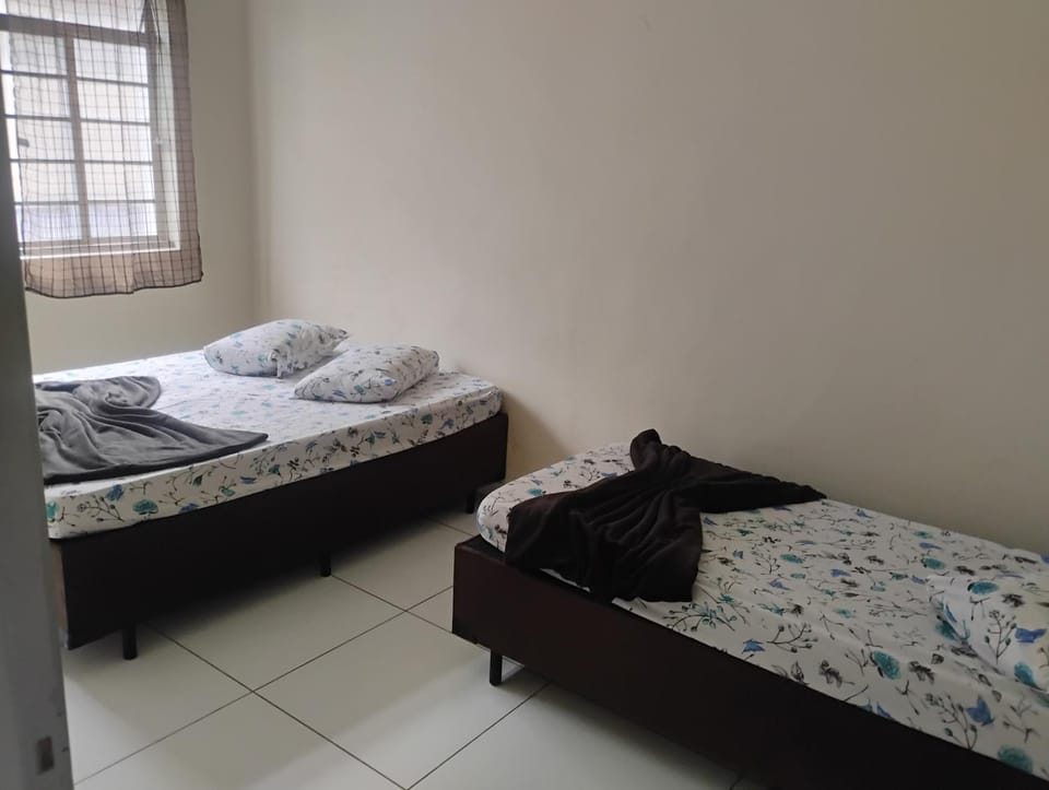 Apartamento com 3 quartos a só 200 metros da Basílica Apartment in State of São Paulo