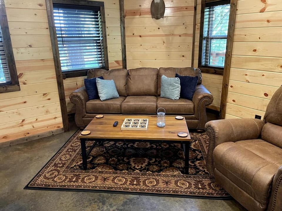 Bear with Me Cabin in Broken Bow Cabin in Broken Bow