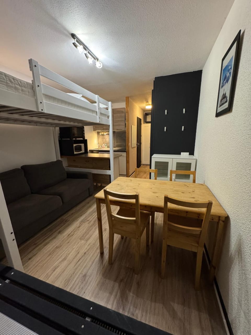 Living room, Dining area