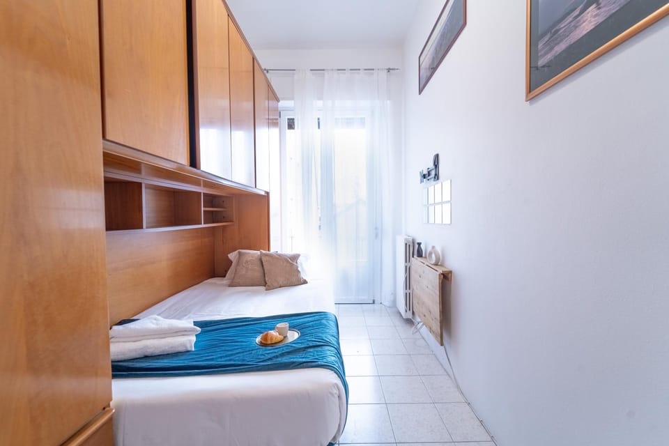 Bed, Photo of the whole room, Bedroom, towels, wardrobe