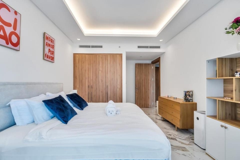Cozy & Spacious 1BR in JVT Apartment in Dubai